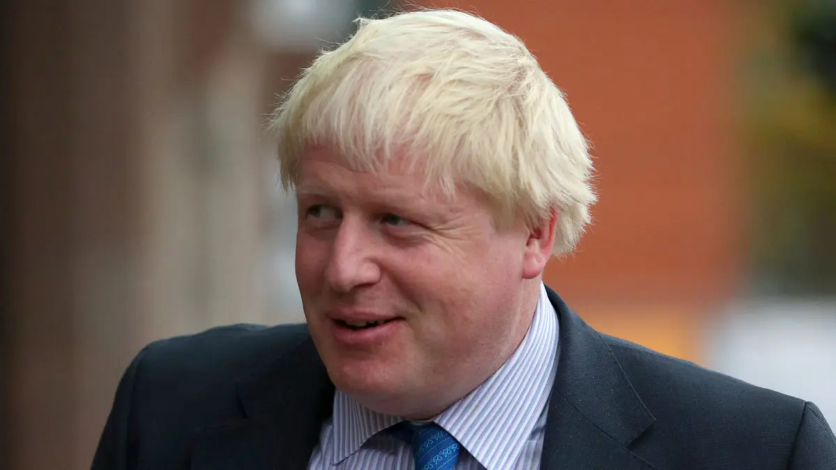 جونسون أول رئيس وزراء بريطاني يصطحب صديقته لمقر إقامته الرسمية (صور)