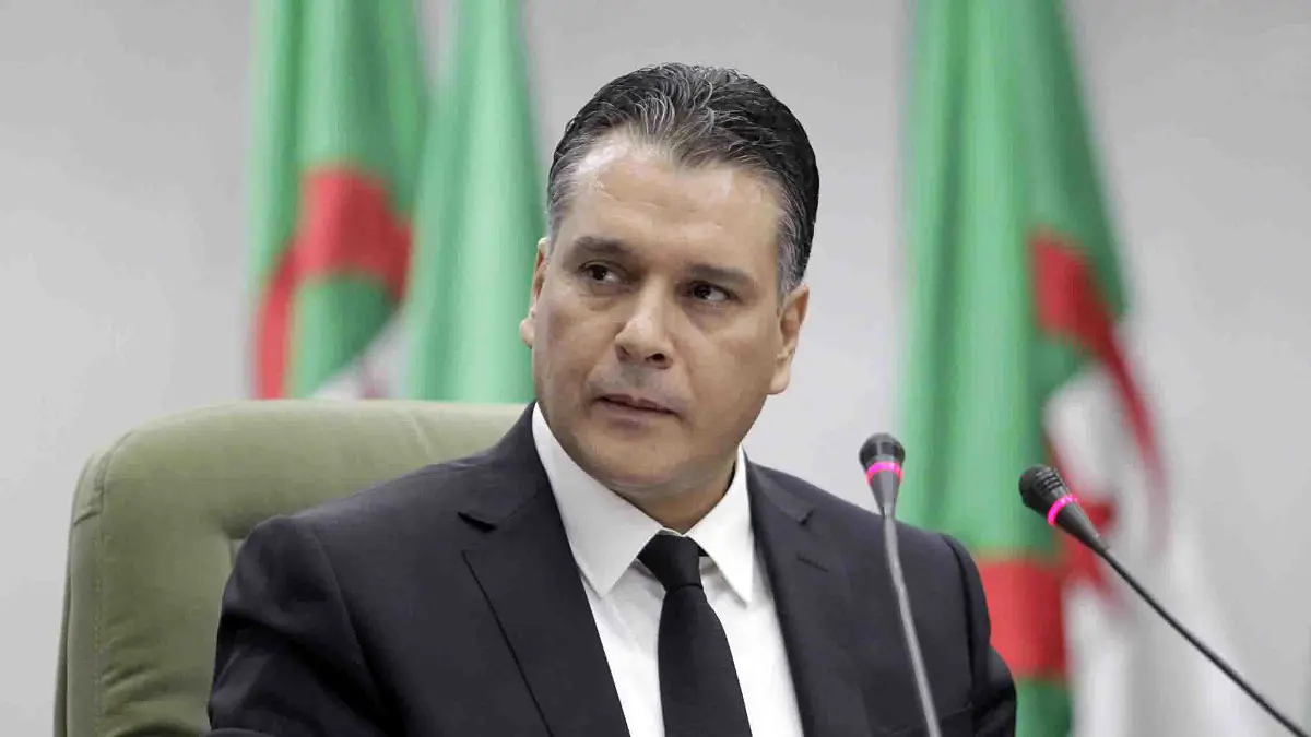 الجزائر.. حزب بوتفليقة يحيل رئيس البرلمان إلى لجنة الانضباط