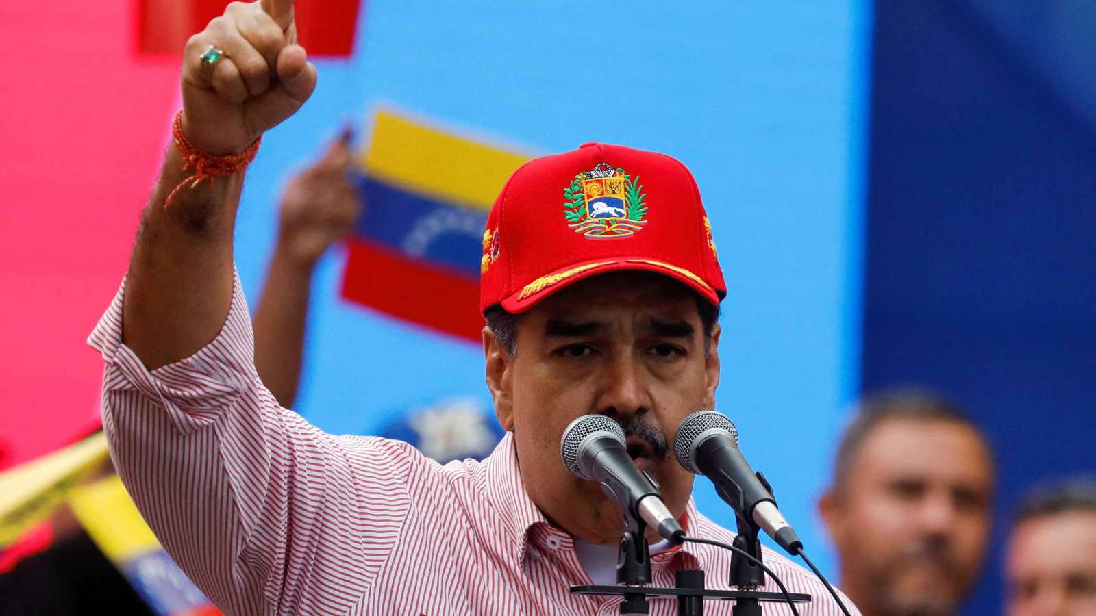 "اتفاق الضرورة".. مادورو يعيد هيكلة حزبه لمواجهة الانقسامات الداخلية