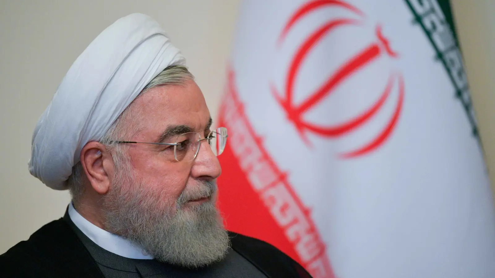 دعا لدعم الدبلوماسية.. روحاني يريد إبعاد شبح الحرب عن إيران