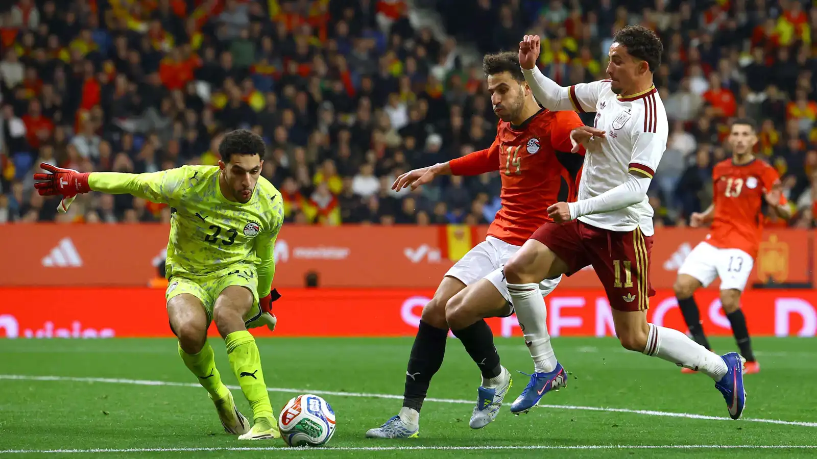 رغم التعادل مع إسبانيا.. أكثر لاعب أثار استياء جمهور منتخب مصر