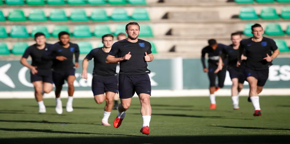 مباراة إسبانيا وإنجلترا.. هل تفسد "أسود ساوثغيت" انطلاقة "الماتادور" مع إنريكي؟
