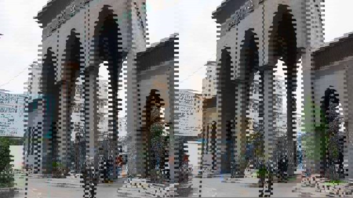 "خلع البنطال".. تصرّف غريب من أستاذ في جامعة الأزهر 