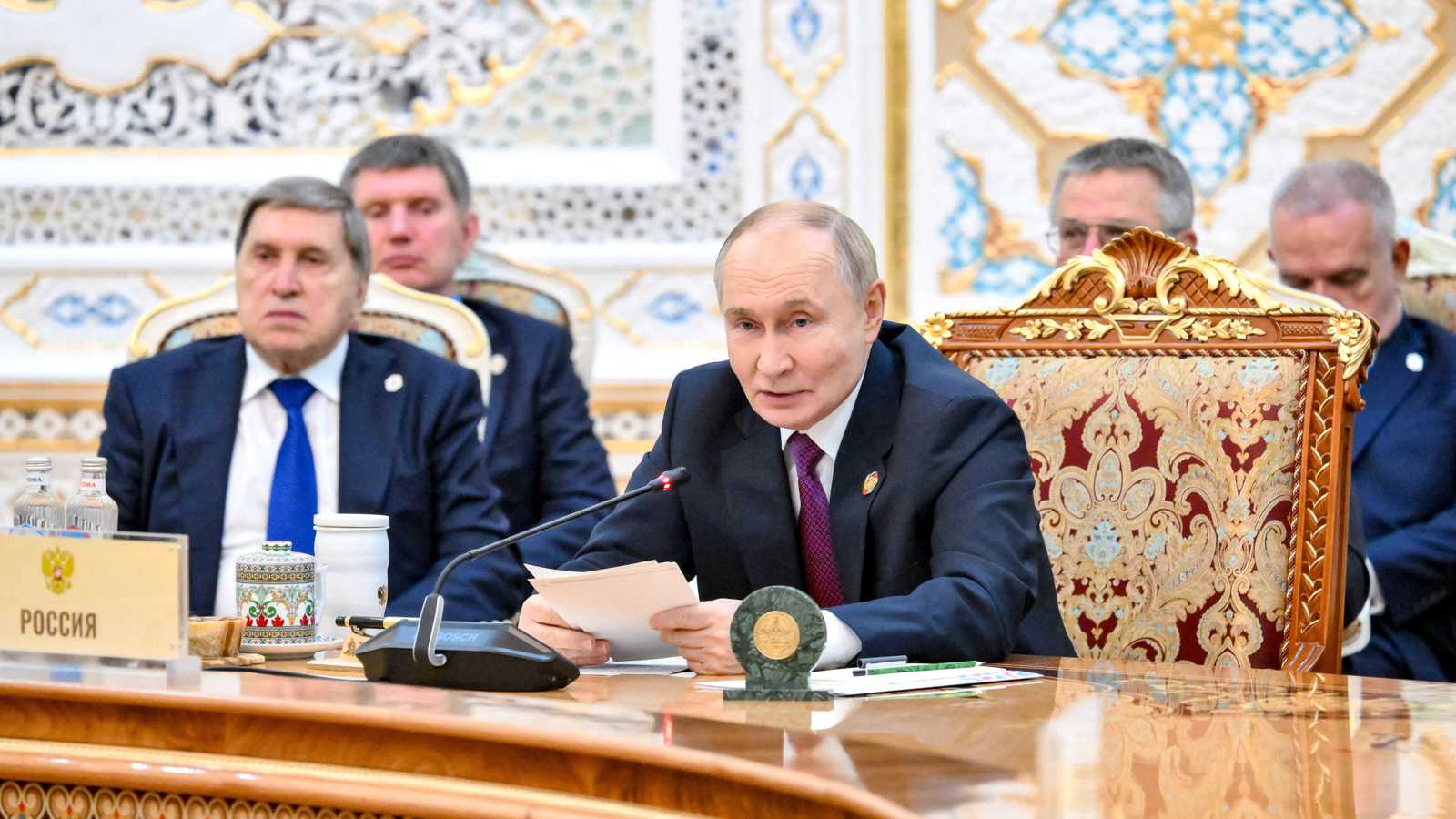 الكرملين: موسكو تؤجل القمة الروسية العربية في ظل اتفاق غزة