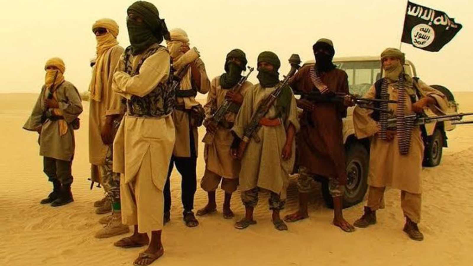 كمائن القاعدة تهز مالي.. شاحنات محترقة وجنود محتجزون كرهائن