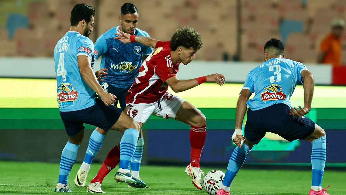 تعليق مثير من إمام عاشور بعد تبادل القمصان بين الشيبي ونجم الأهلي (فيديو)