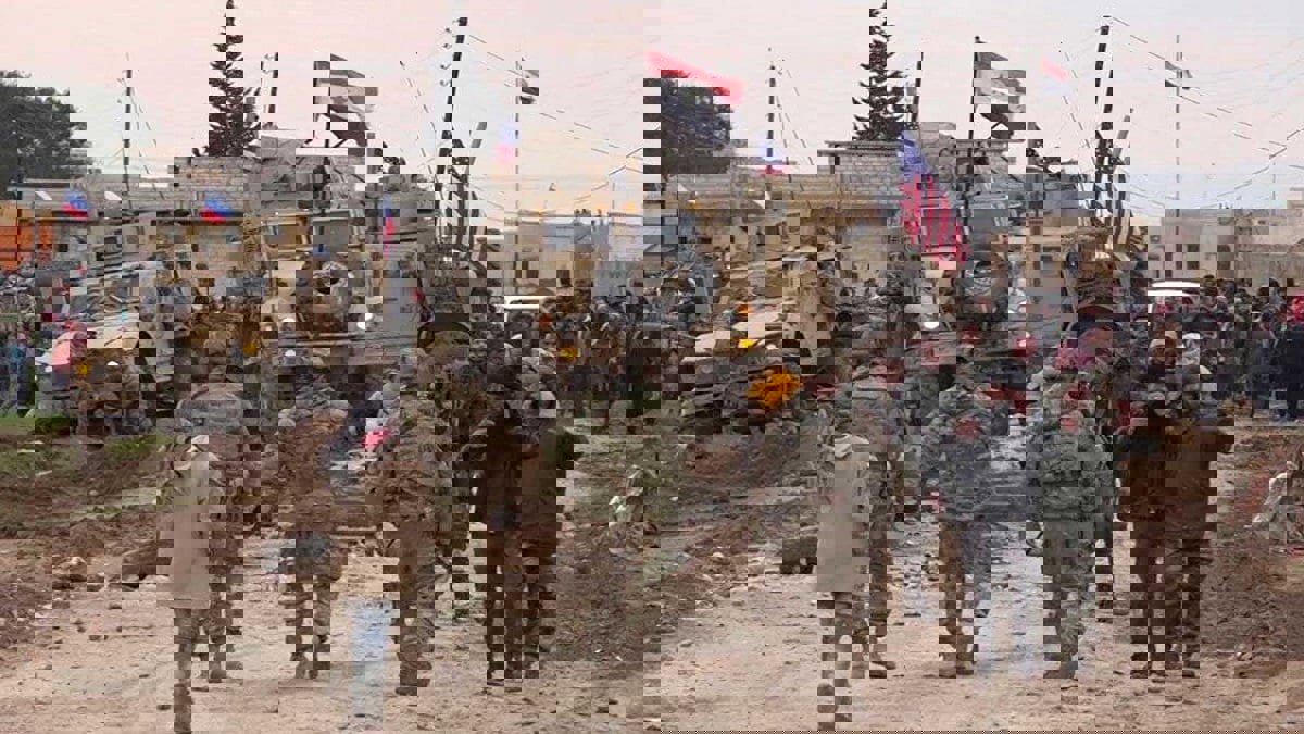 طائرات التحالف تستهدف حاجزا عسكريا سوريا بعد اعتراضه لرتل أمريكي