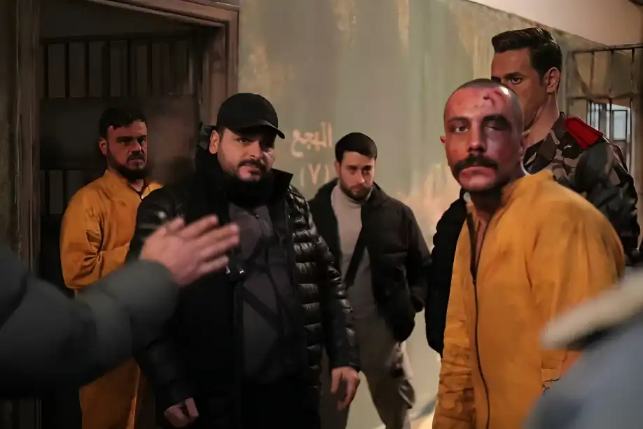 المخرج صفوان مصطفى نعمو وأبطال مسلسل القيصر لا مكان لا زمان