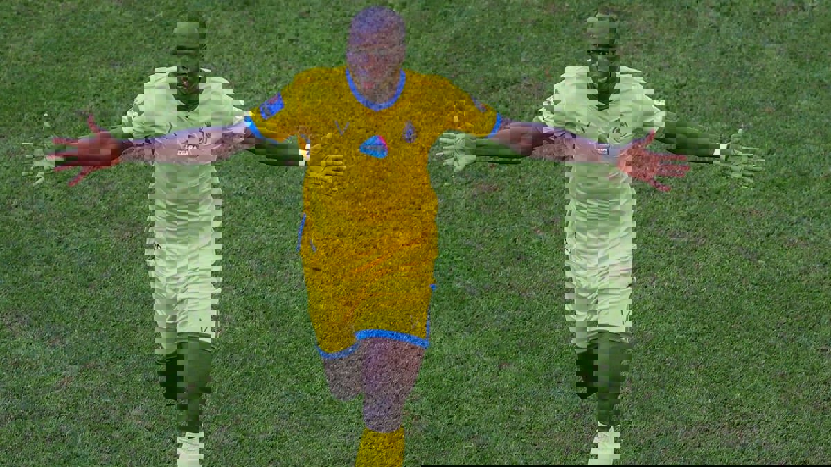 فالنسيا يضع فينسنت أبو بكر نجم النصر السعودي على رأس أولوياته