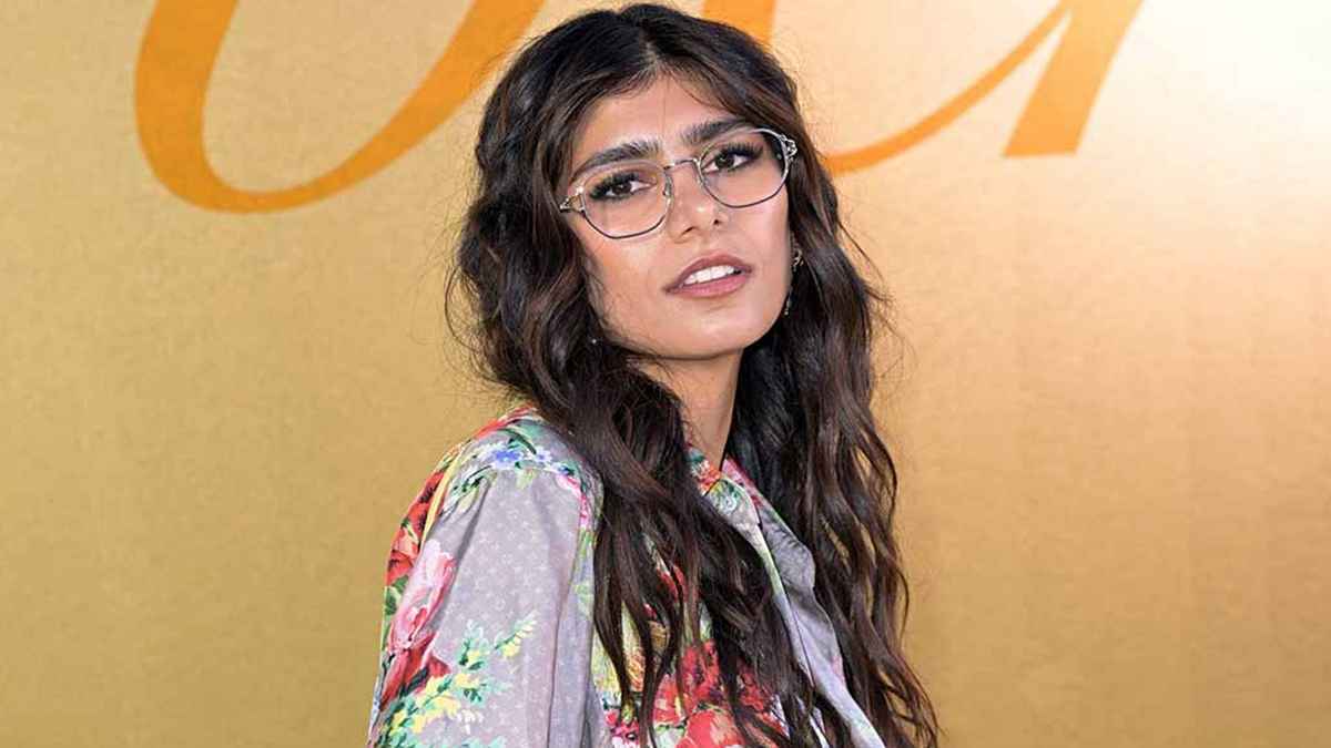 على رأسهم لاعبا برشلونة وأتلتيكو.. ميا خليفة تورط 3 نجوم في شهرين