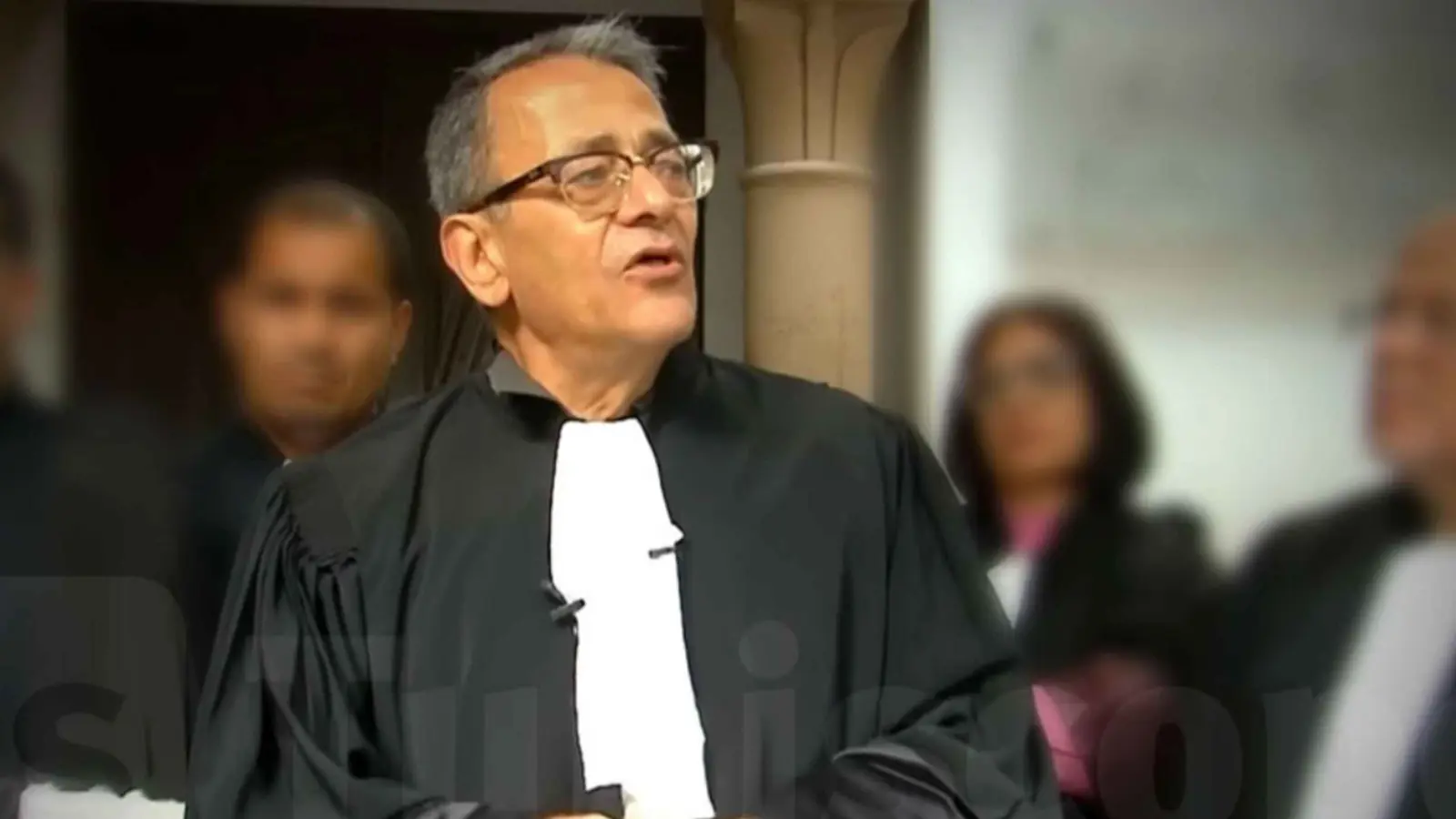 القضاء التونسي يصدر أمراً بسجن المحامي البارز أحمد صواب