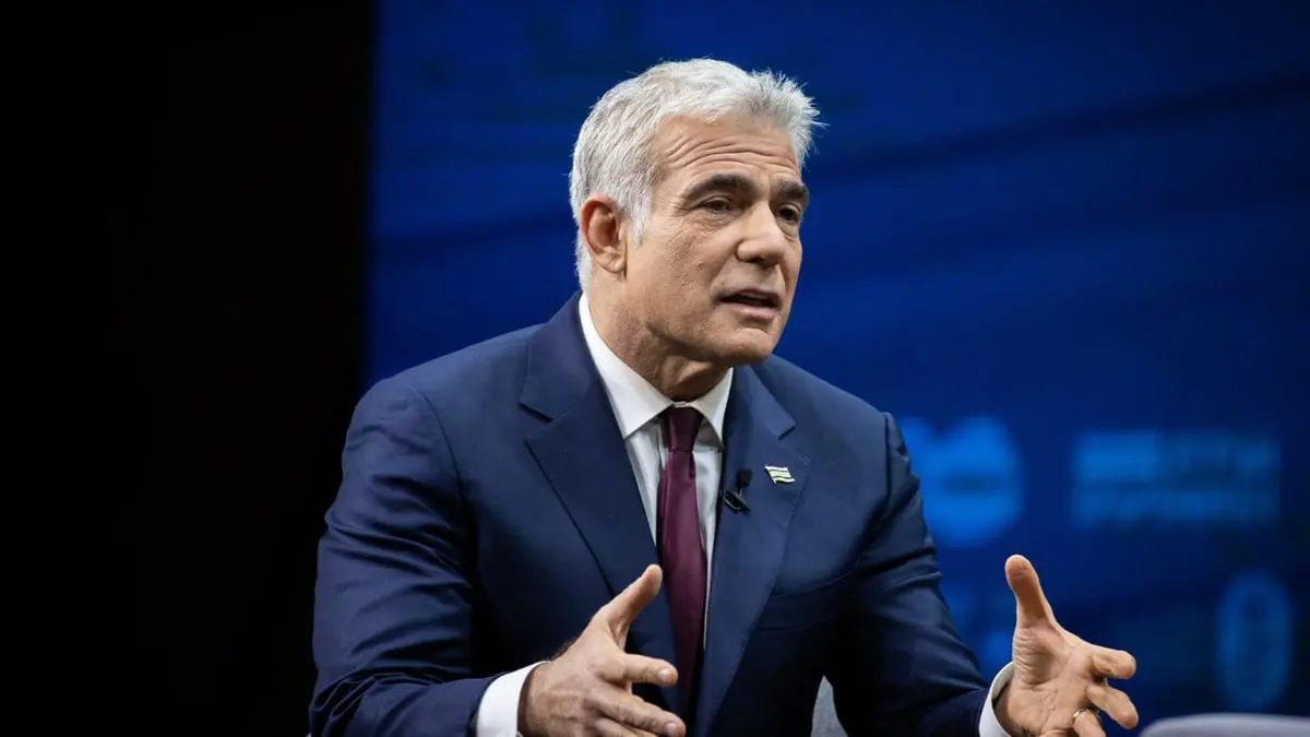 صحيفة إسرائيلية: وزير الخارجية لابيد يدفع باتجاه حل الحكومة والكنيست