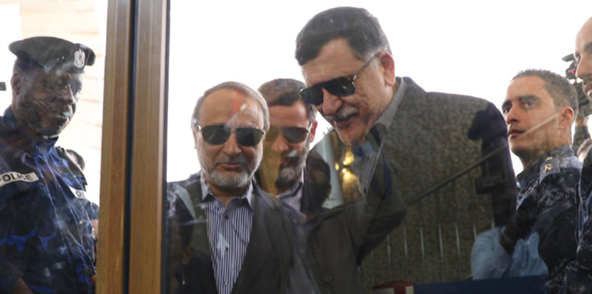 بالفيديو.. قائد عسكري يهدد بطرد السراج والسويحلي من طرابلس