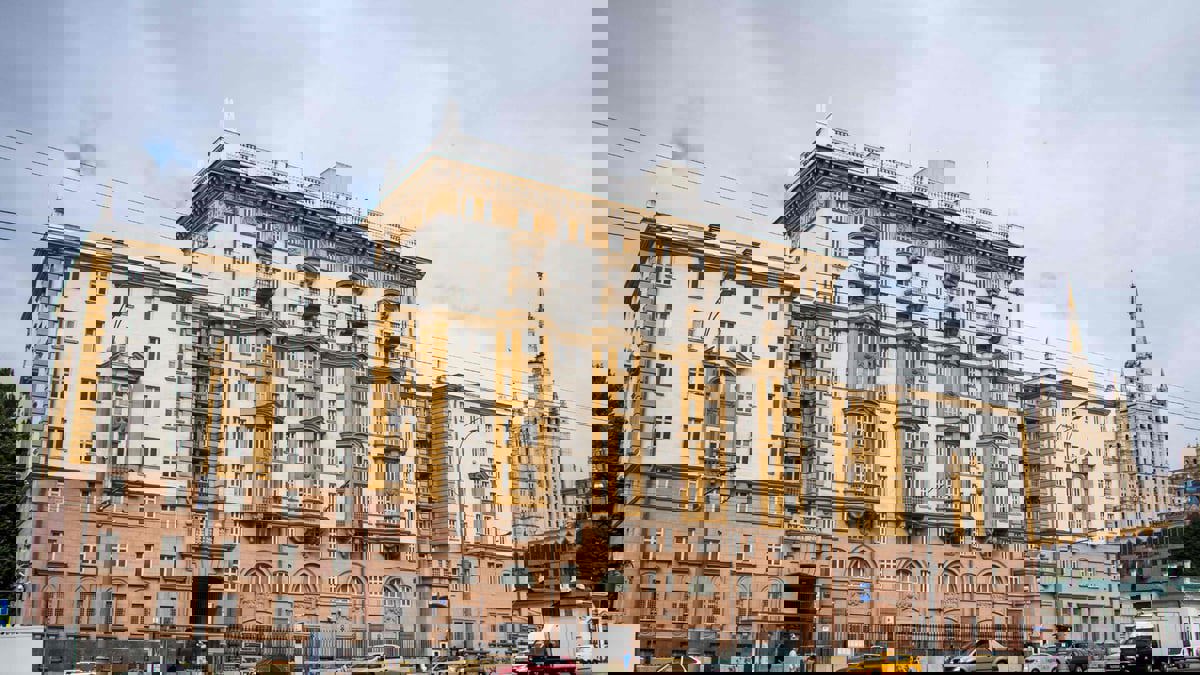 موسكو تهدد بإغلاق سفارة واشنطن بسبب مقترح أمريكي يخص دبلوماسيين روس