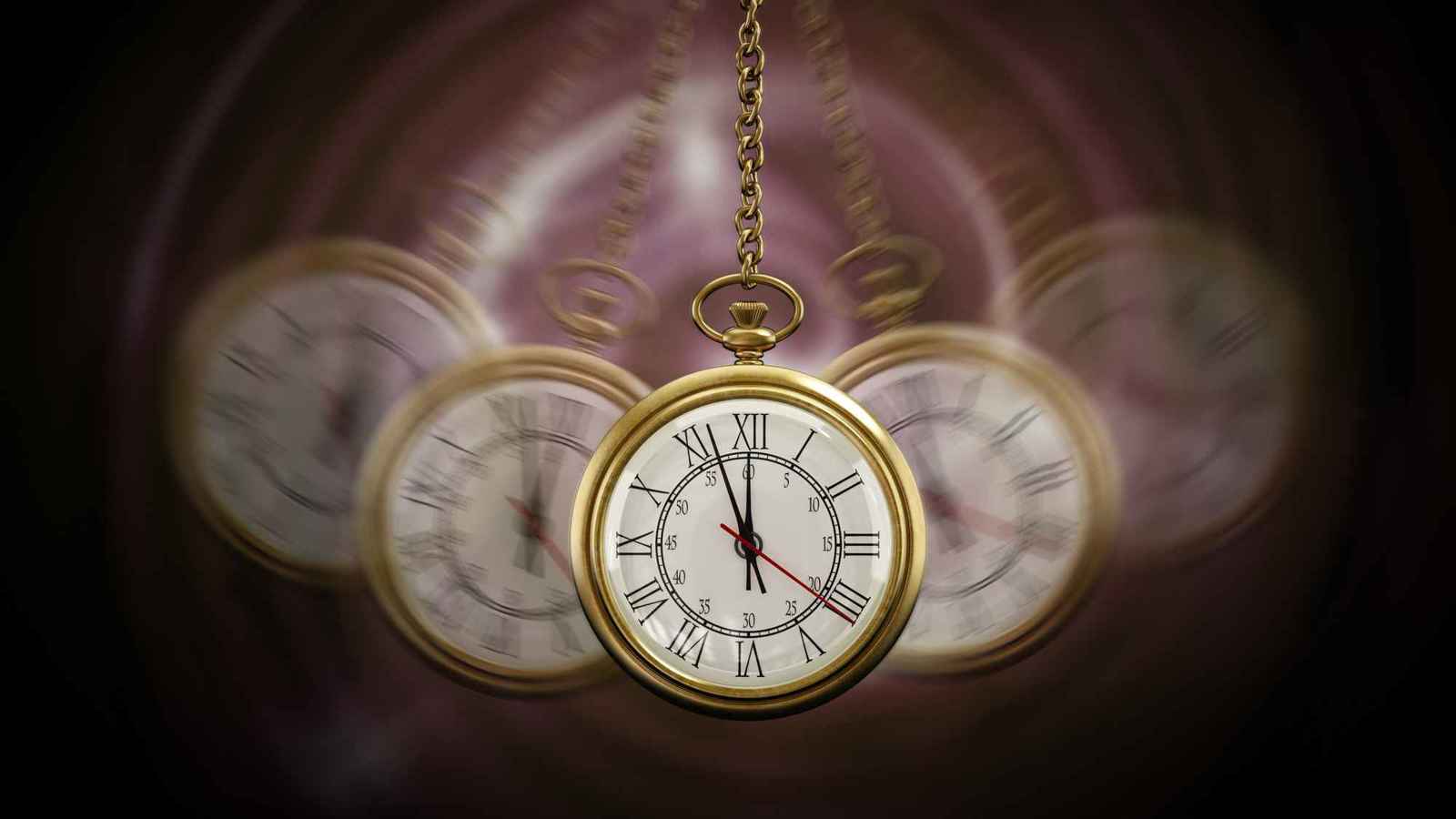 ضبط محتال استخدم التنويم المغناطيسي للإيقاع بضحيته (فيديو)