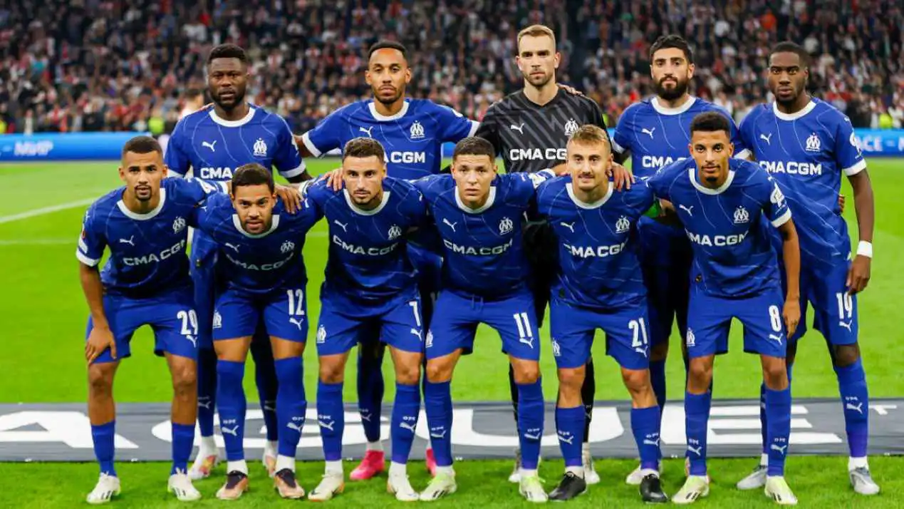 أولمبيك مرسيليا يطرد نجمه المغربي