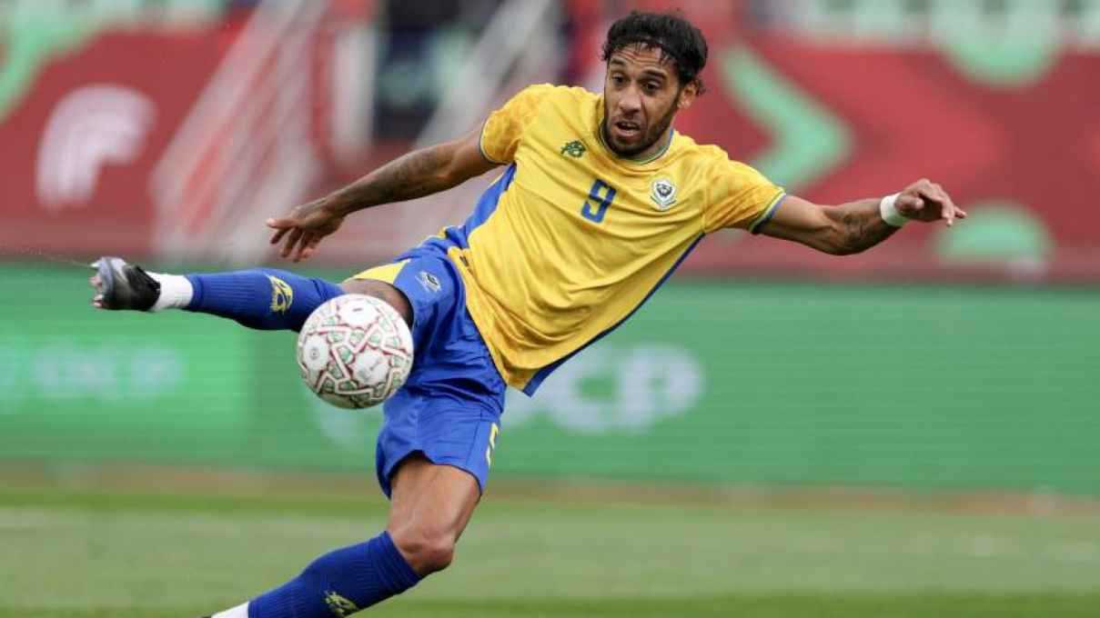 قبل مواجهة كوت ديفوار.. أوباميانغ يغادر معسكر الغابون ويعود لأولمبيك مارسيليا