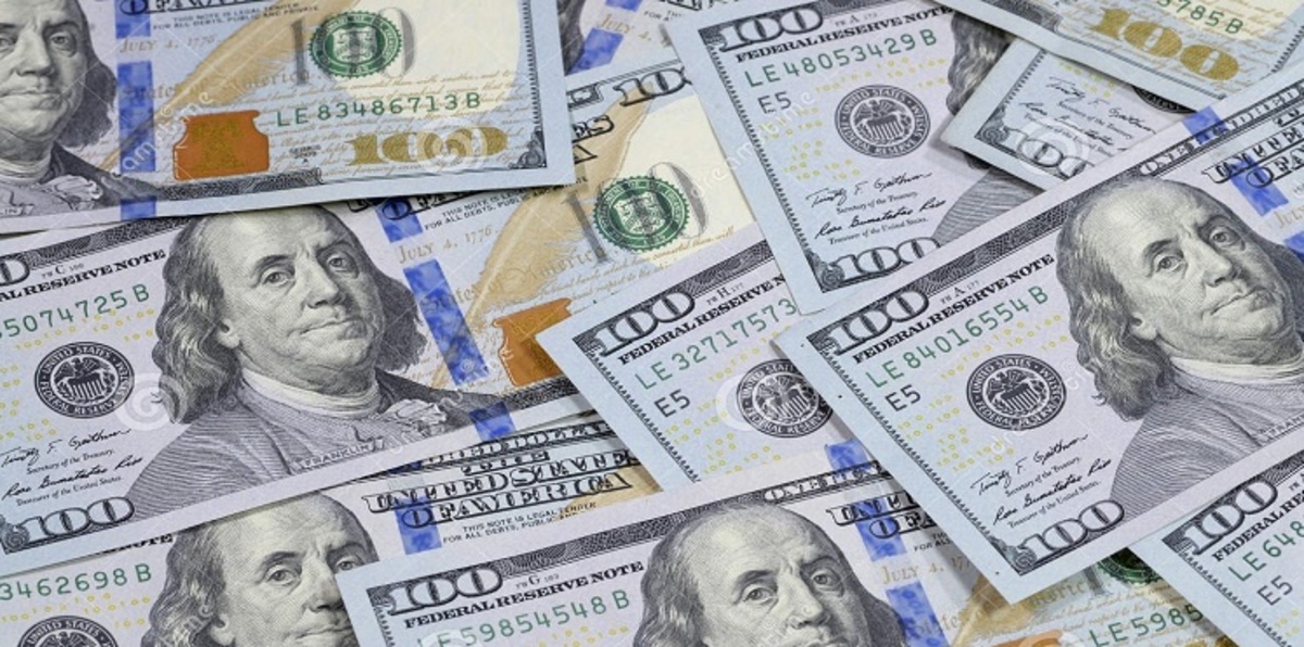 الدولار الأمريكي يسجل أعلى مستوى في شهر أمام العملة اليابانية