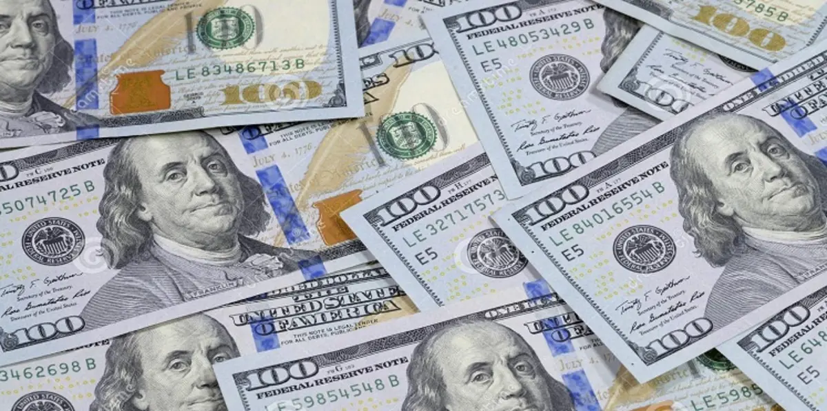 الدولار الأمريكي يسجل أعلى مستوى في شهر أمام العملة اليابانية