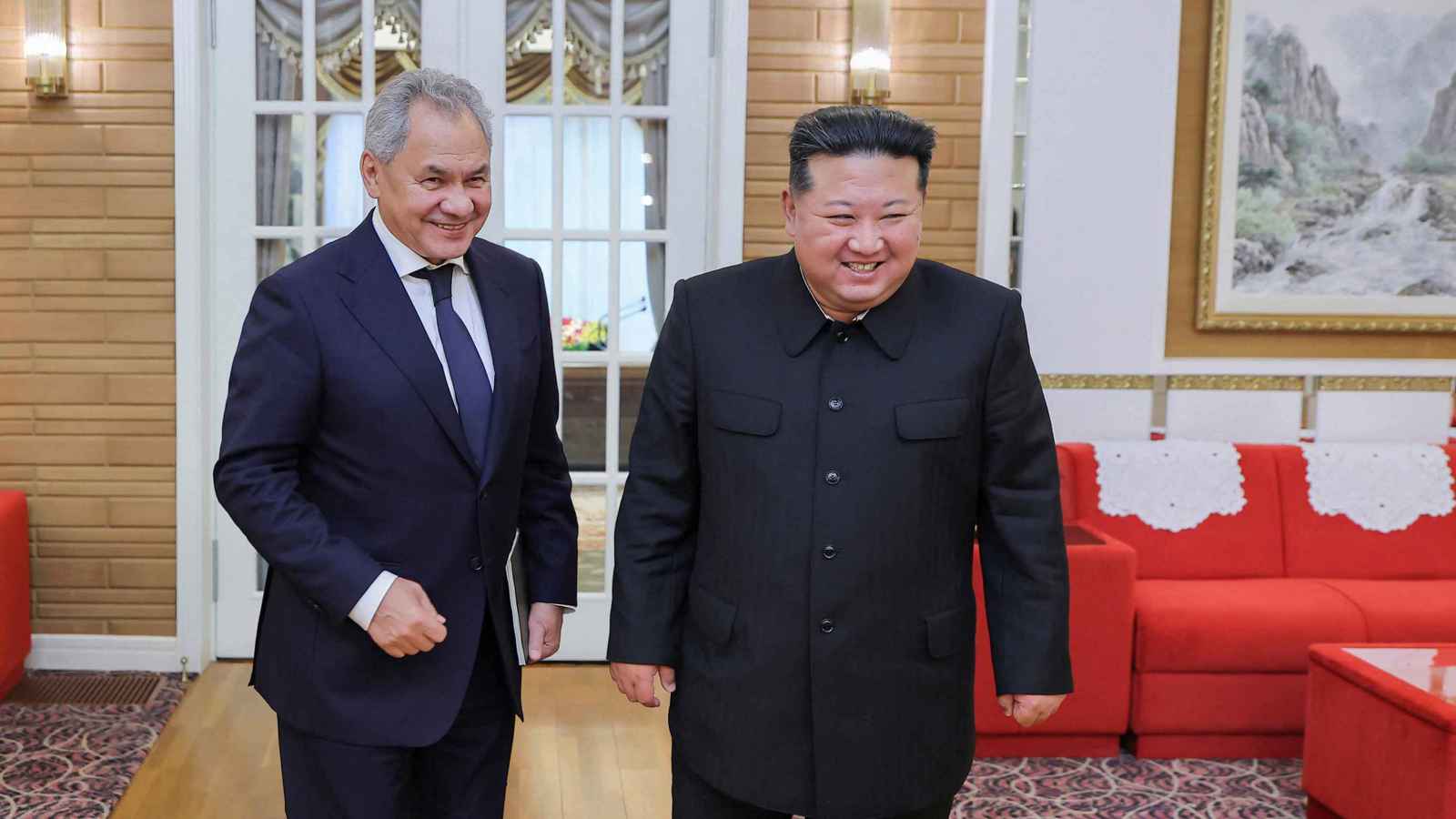 "لتعزيز التعاون العسكري".. مستشار بوتين يزور كوريا الشمالية