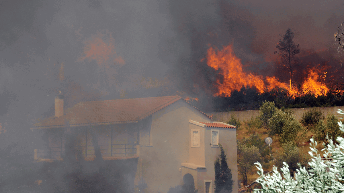 اليونان.. استياء بعد اندلاع حريق غابات بسبب ألعاب نارية