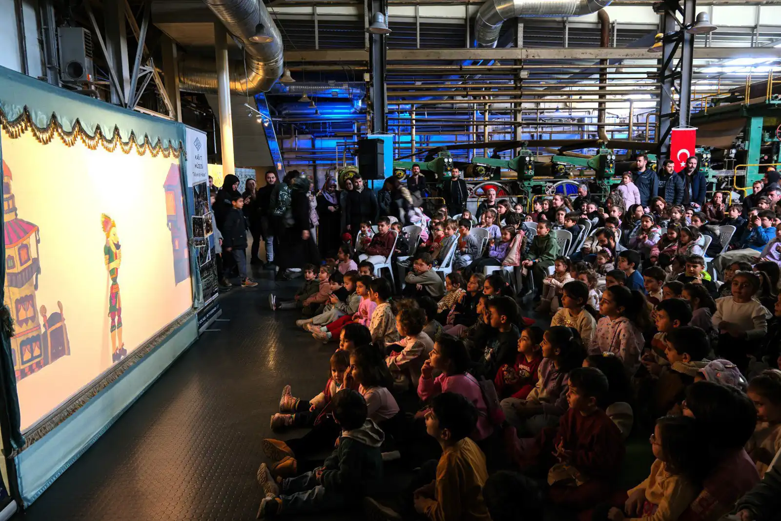 عرض مسرحي لـ "كركوز وعيواظ"