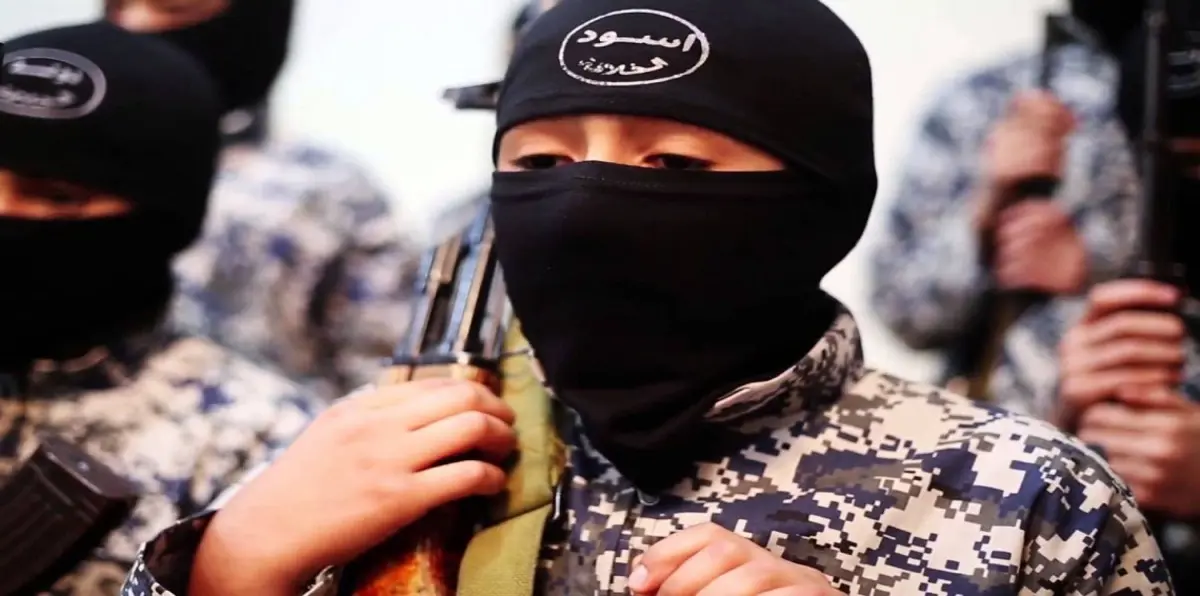 مسؤول بمكتب ماكرون: مئات الأطفال الفرنسيين في أحضان داعش بالعراق وسوريا