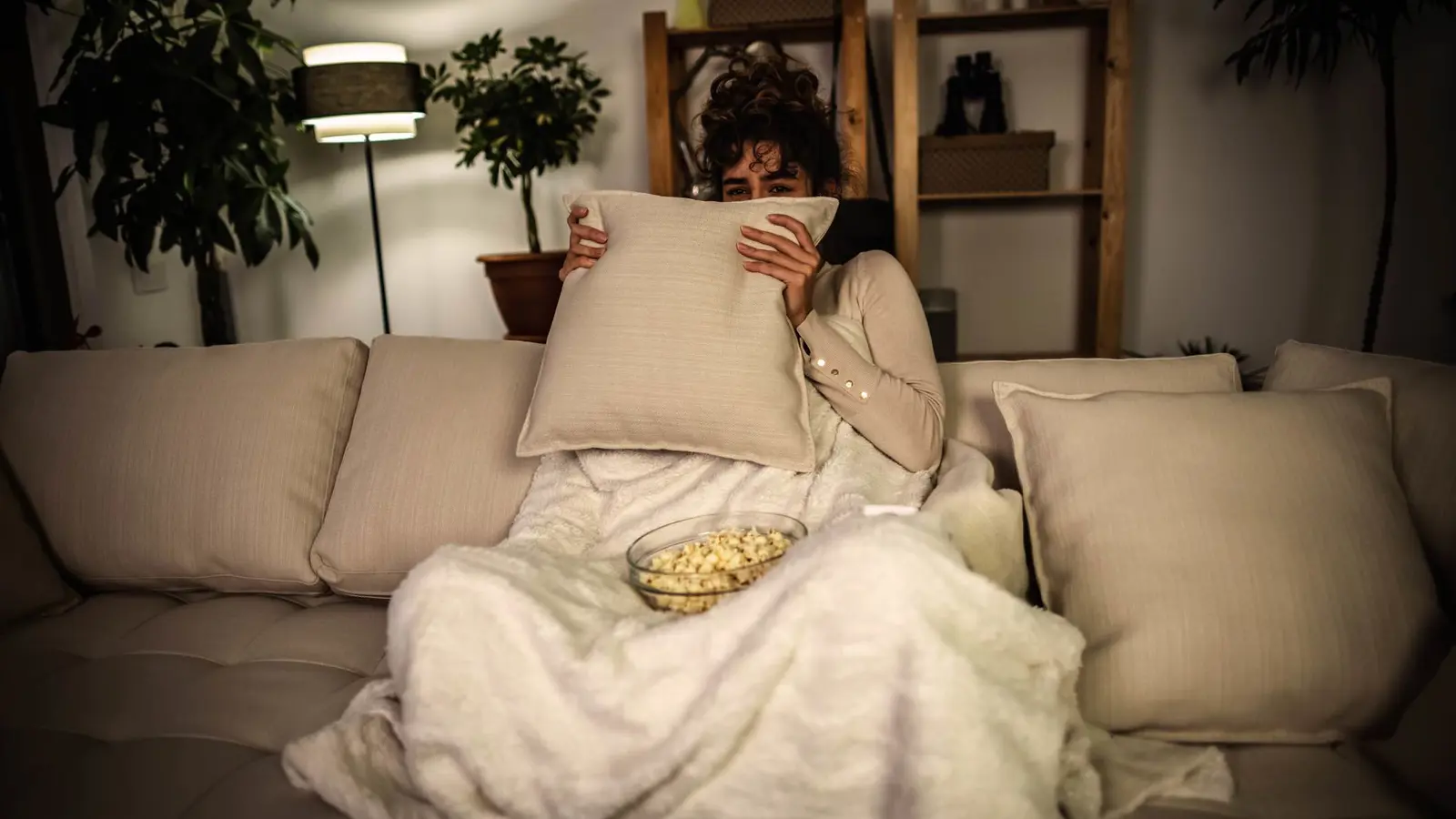 منها "إشباع الفضول الغريب".. 5 أسباب لمشاهدة أفلام الرعب