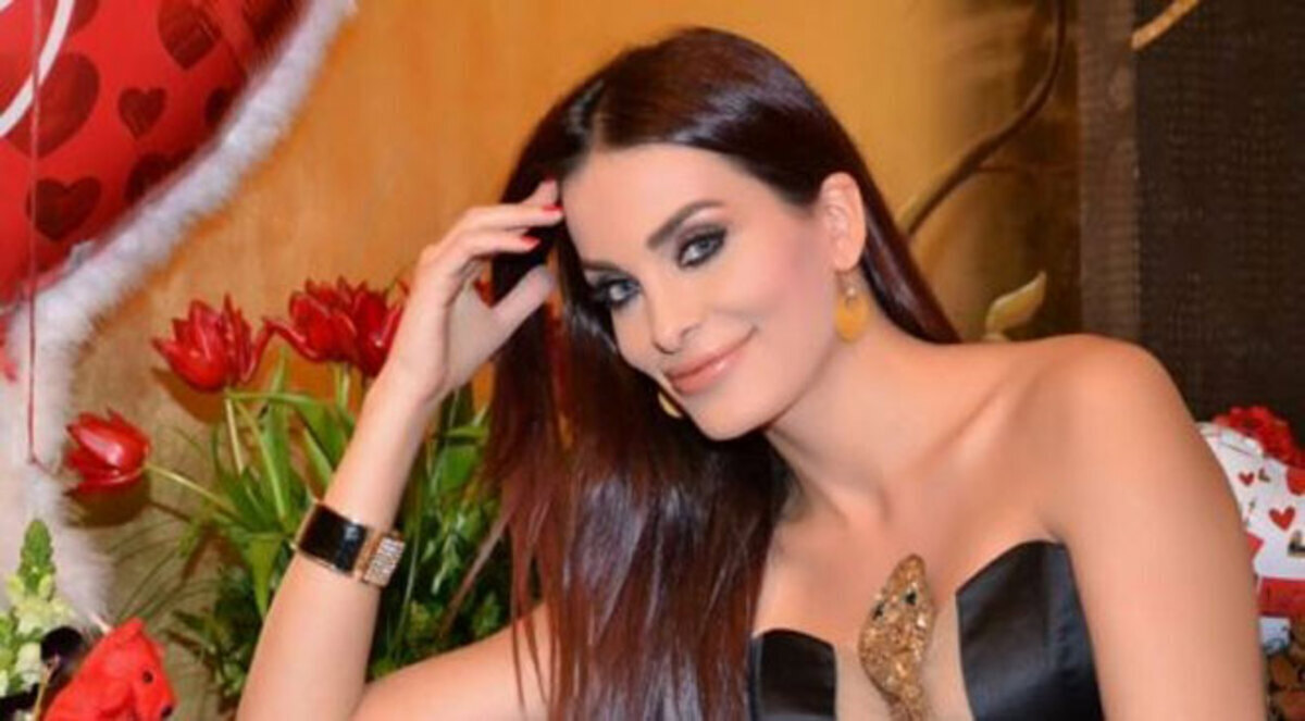 صورة.. دومنيك حوراني تغازل صافيناز