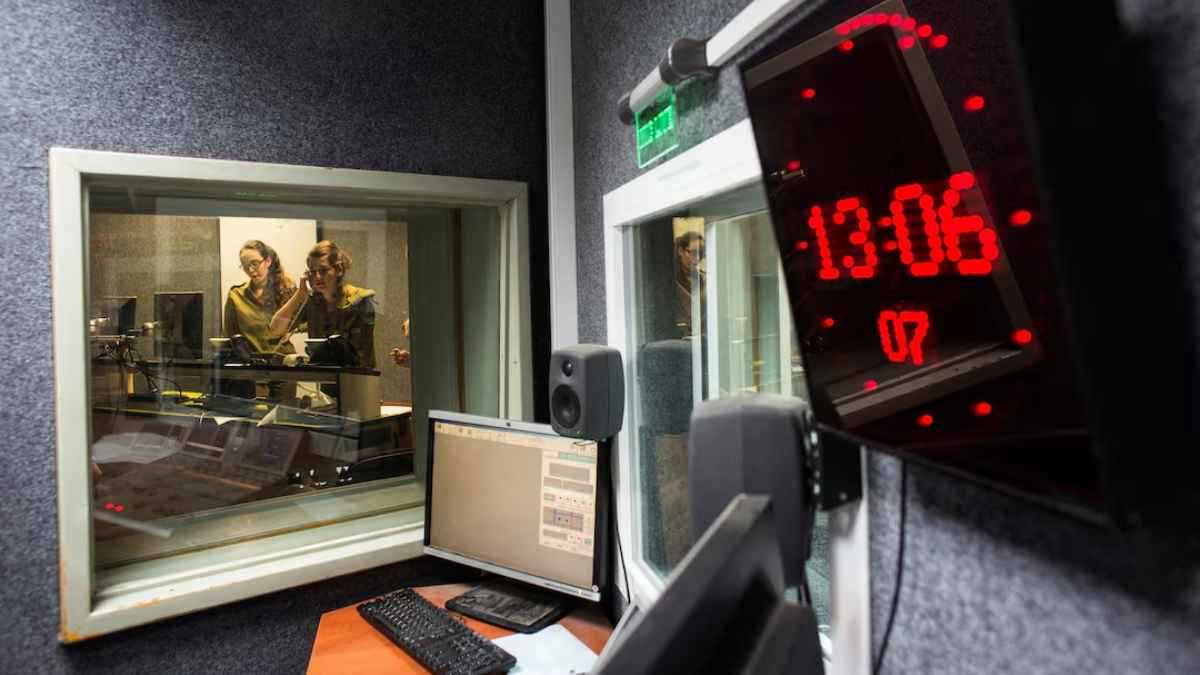 حكومة نتنياهو تصادق بأغلبية على قرار إغلاق إذاعة الجيش