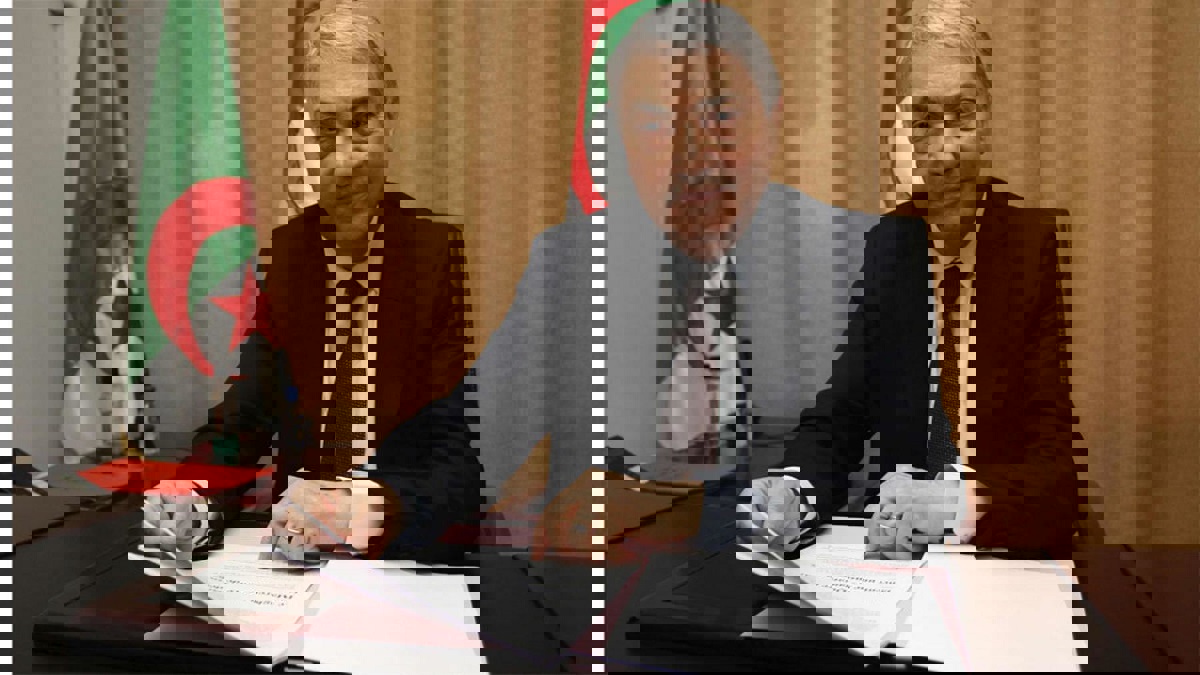 كشف تفاصيل عن علاقة جاسوس جزائري بالمرشح علي بن فليس.. والأخير ينفي