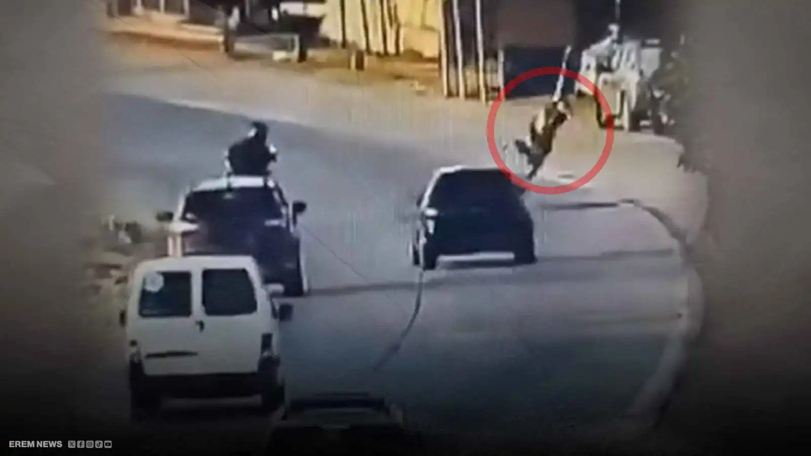 لص يطير في الهواء.. بعد اصطدامه بسيارة شرطية (فيديو إرم)