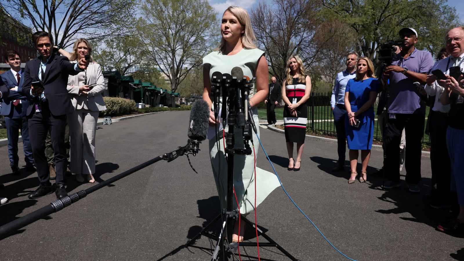 لحماية المعلومات والجنود.. البنتاغون تفرض قيوداً جديدة على الصحفيين