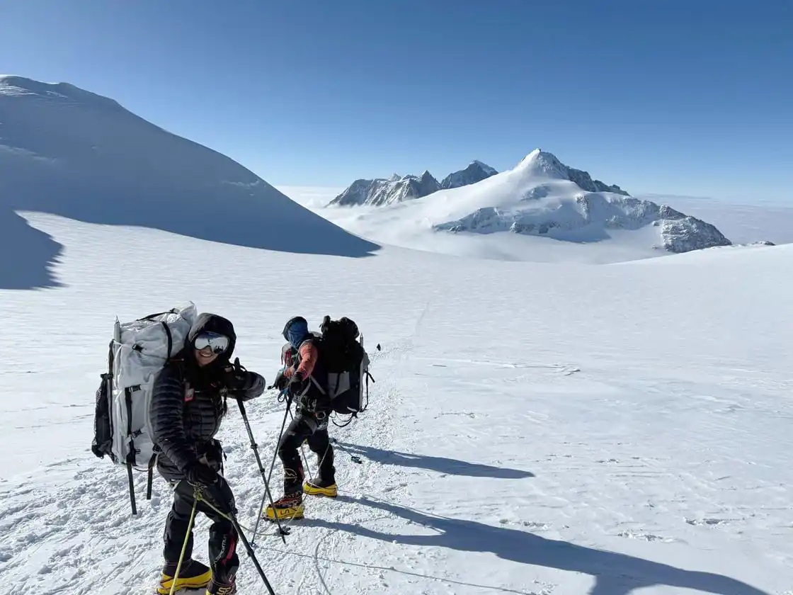 المتسلقة الإماراتية فاطمة العوضي