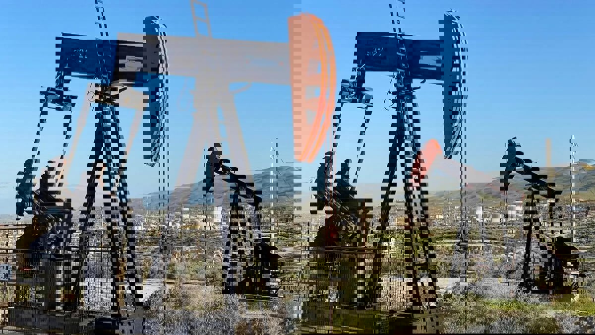 ارتفاع أسعار النفط وسط توقعات بتراجع المعروض