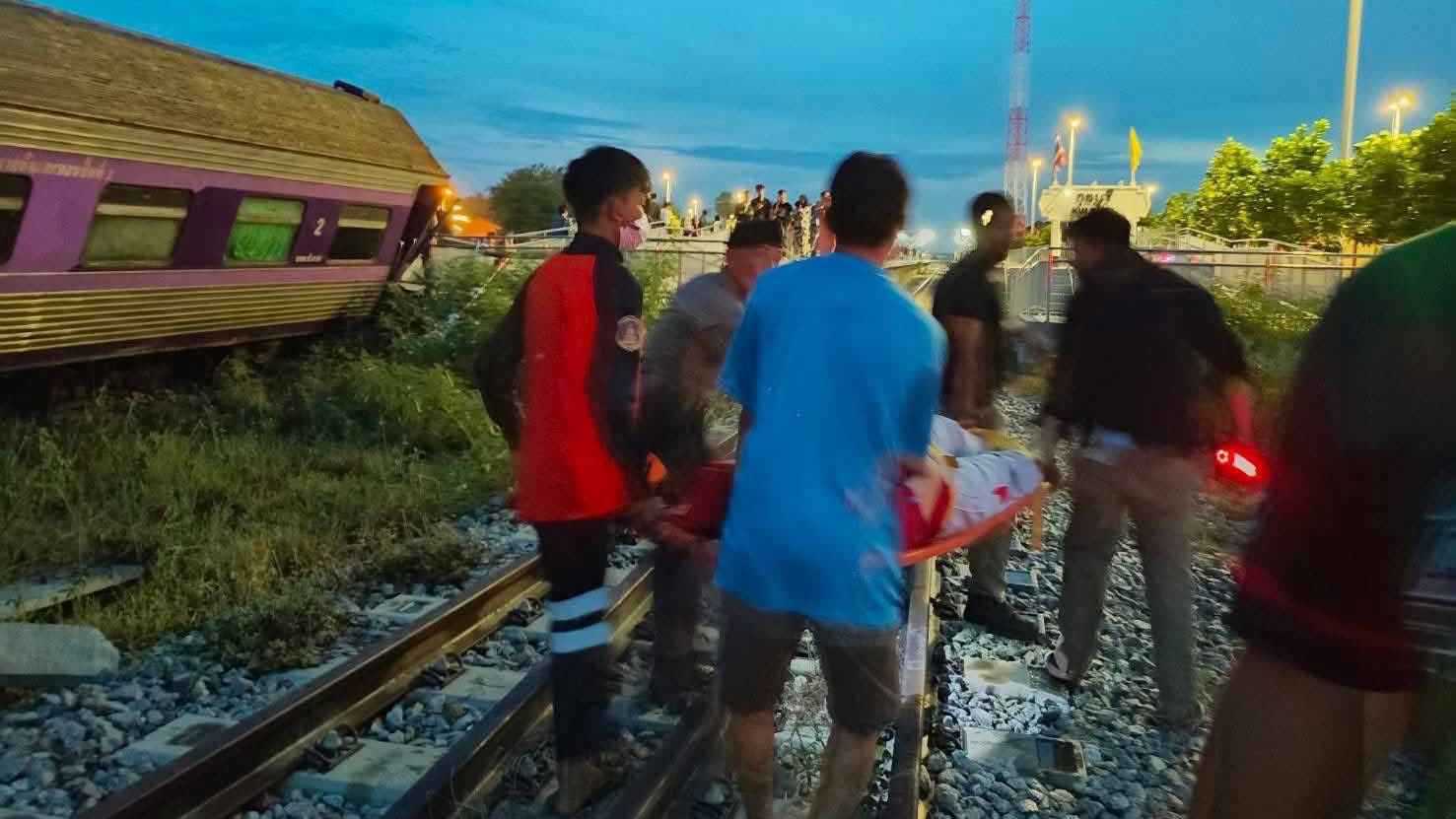إصابة 9 أشخاص إثر خروج قطار عن مساره في تايلاند