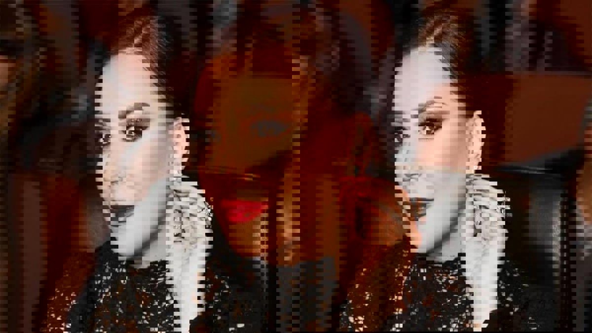 في أول مقابلة لها بعد وفاة والدتها.. شكران مرتجى تبكي بحرقة