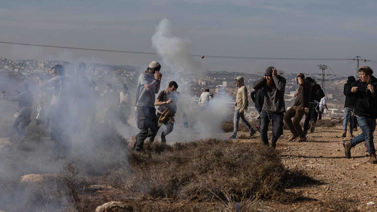 نتنياهو يلتقي مسؤولين بارزين لتقييم "العنف المتصاعد" في الضفة الغربية