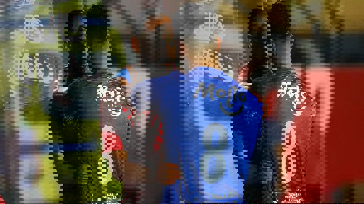 بعد أزمة مباراة السوبر.. إمام عاشور يصالح وليد سليمان (صور)