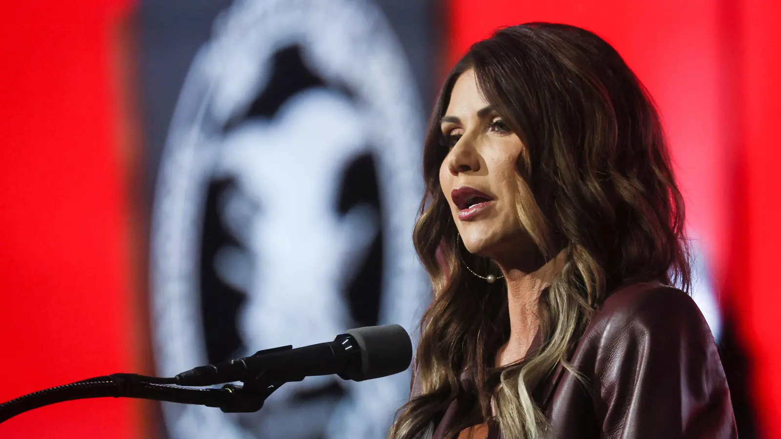 ترامب يُعين كريستي نويم وزيرة للأمن الداخلي