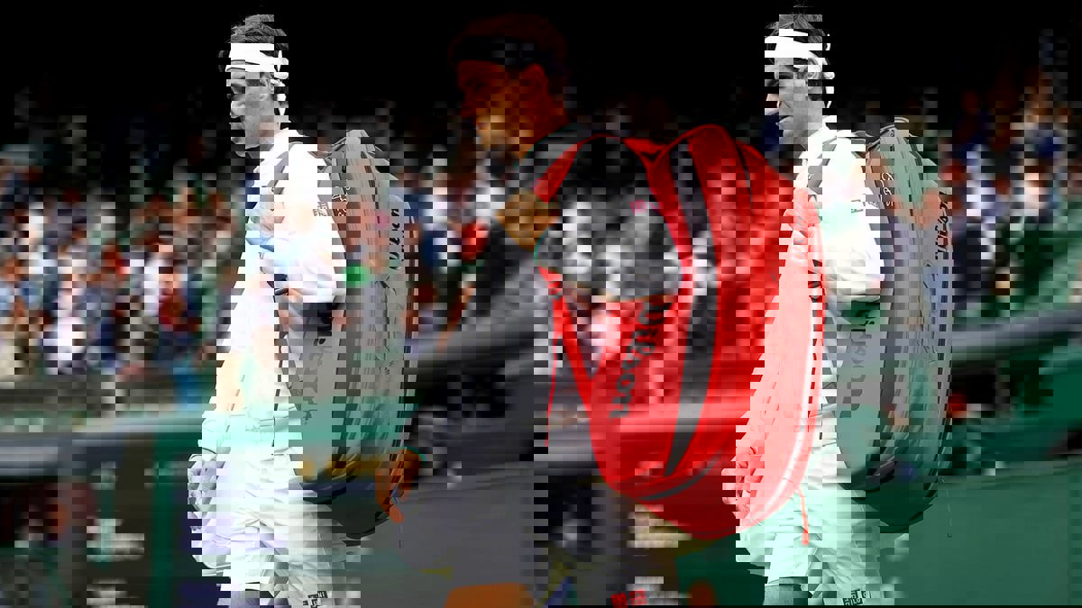 فيدرر يعلن غيابه لعدة أشهر بسبب عملية جراحية