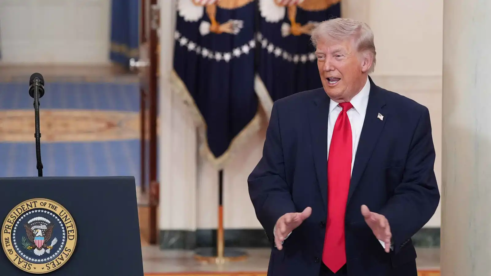 "إنهم حيوانات".. ترامب يبرر استهداف بنية النظام الإيراني