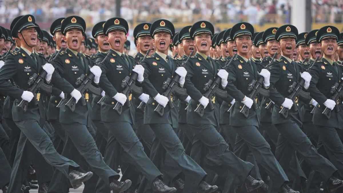 "الخط الأحمر" يعود إلى الواجهة.. تحذير صيني لواشنطن وتصعيد قرب تايوان