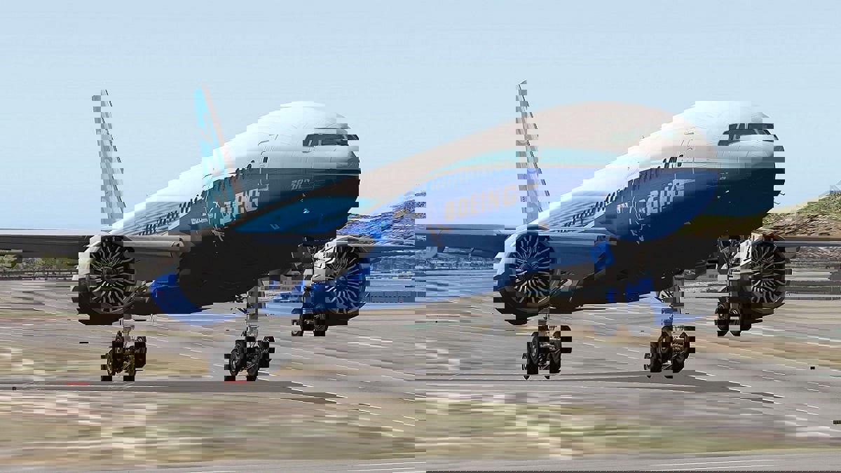 بعد حادثة كولورادو.. بوينغ توصي شركات الطيران بوقف رحلات طائرات 777