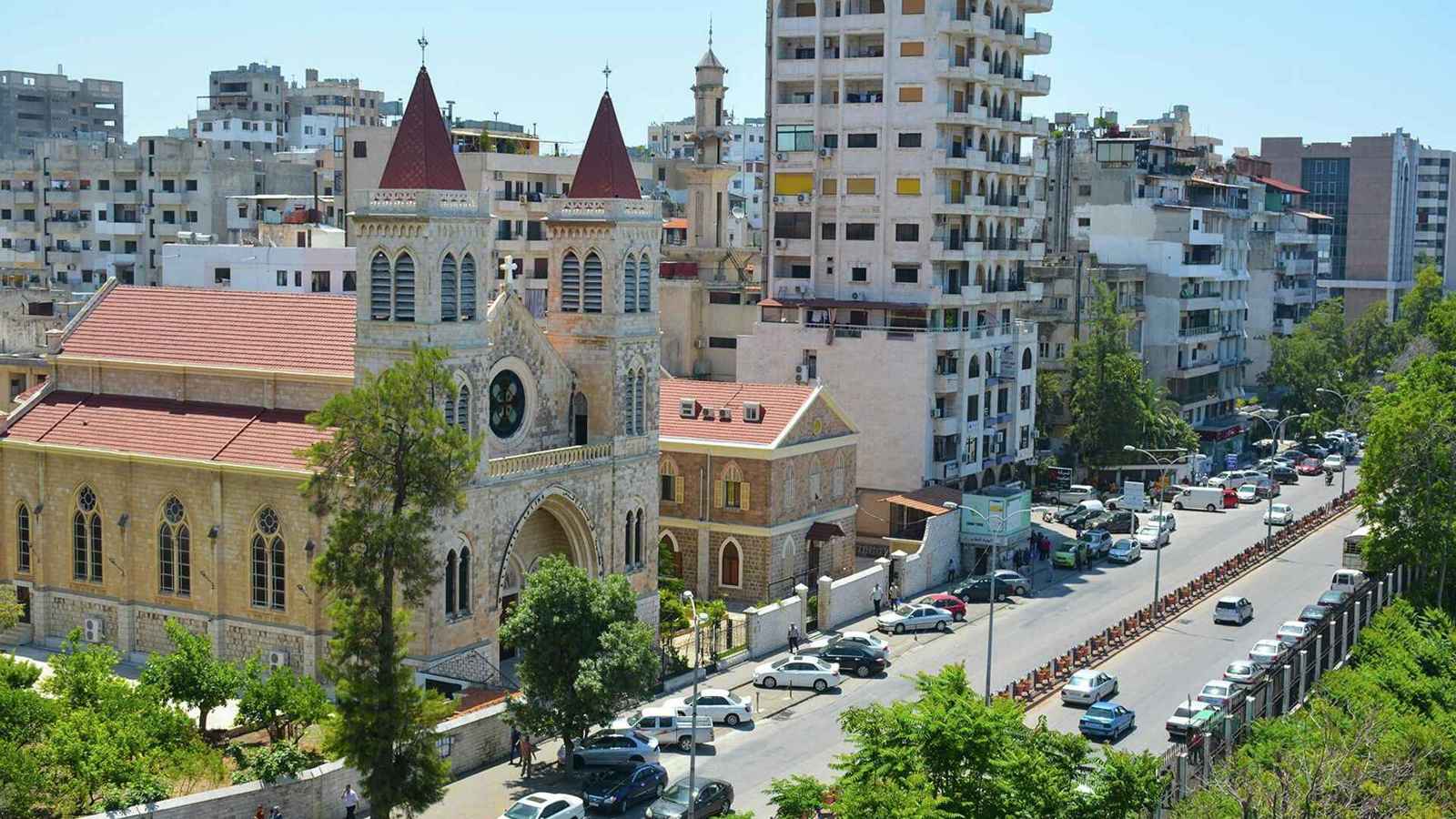 محافظ اللاذقية يثير الجدل بطلبه من المسيحيات ارتداء "البوركيني"