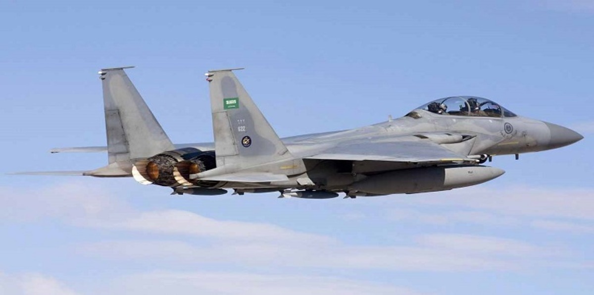 التحالف العربي يقصف تعزيزات للحوثيين في صنعاء والمقاومة تمشط نهم  