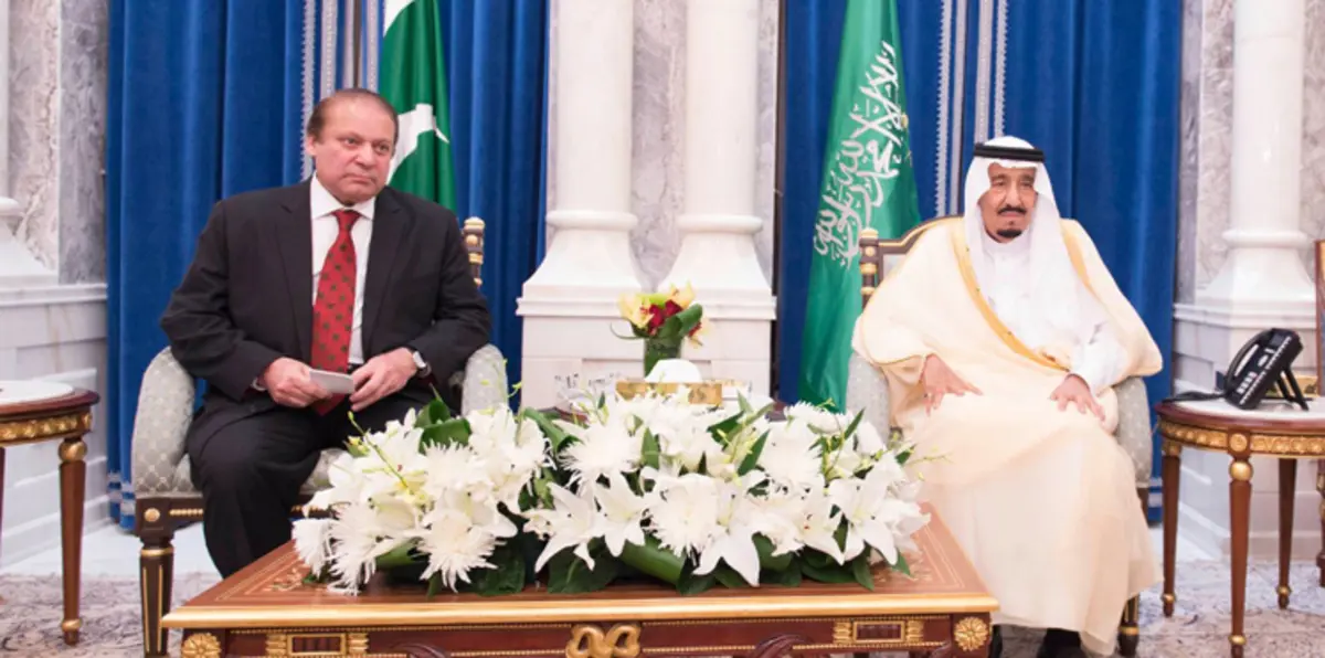 الملك سلمان يبحث مع نواز شريف تطورات المنطقة