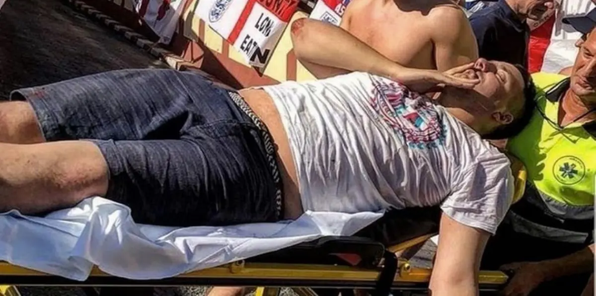 قبل مباراة إنجلترا ضد إسبانيا.. "هوليغانز" يظهرون في شوارع إشبيلية والشرطة تتدخل (فيديو)