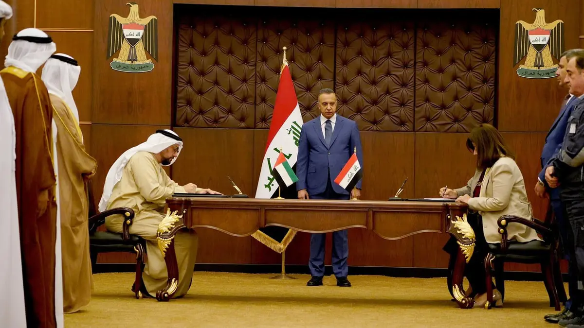 العراق والإمارات يوقعان عقدا لبناء 5 محطات للطاقة الشمسية