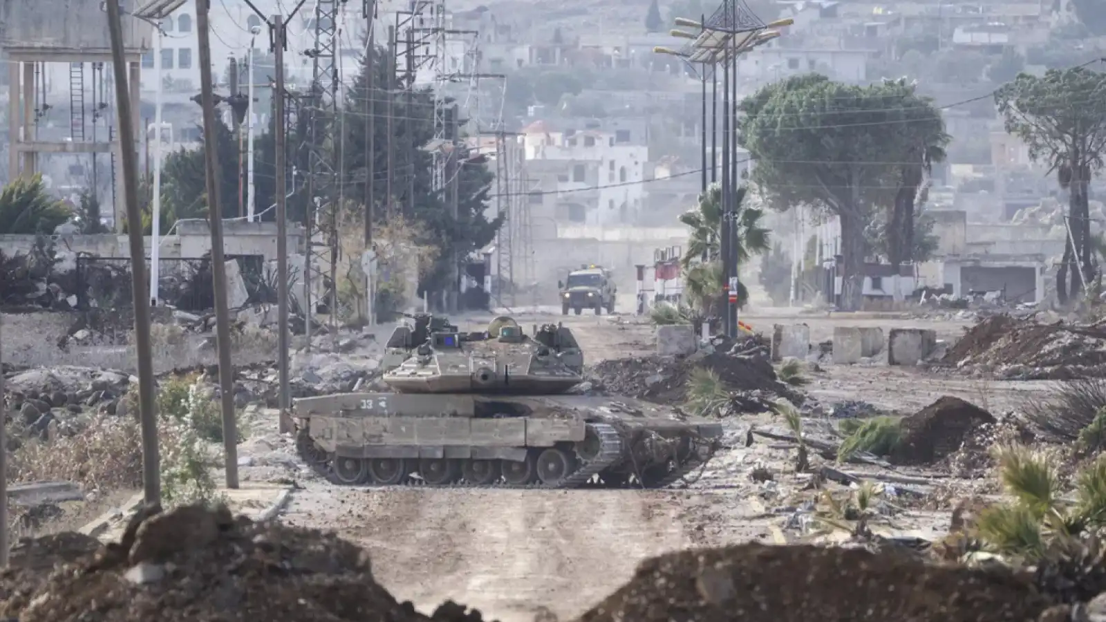 المرصد السوري: إسرائيل تكثف عملياتها برا وجوّا في ريفي القنيطرة ودرعا